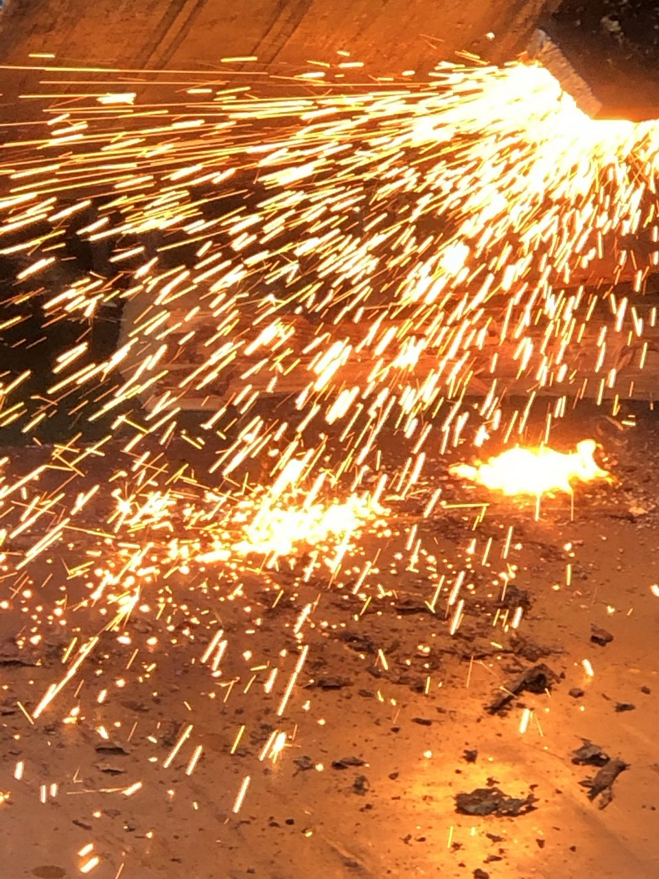 关于瞬间爆发：比赛高潮迭起，火花四射的信息