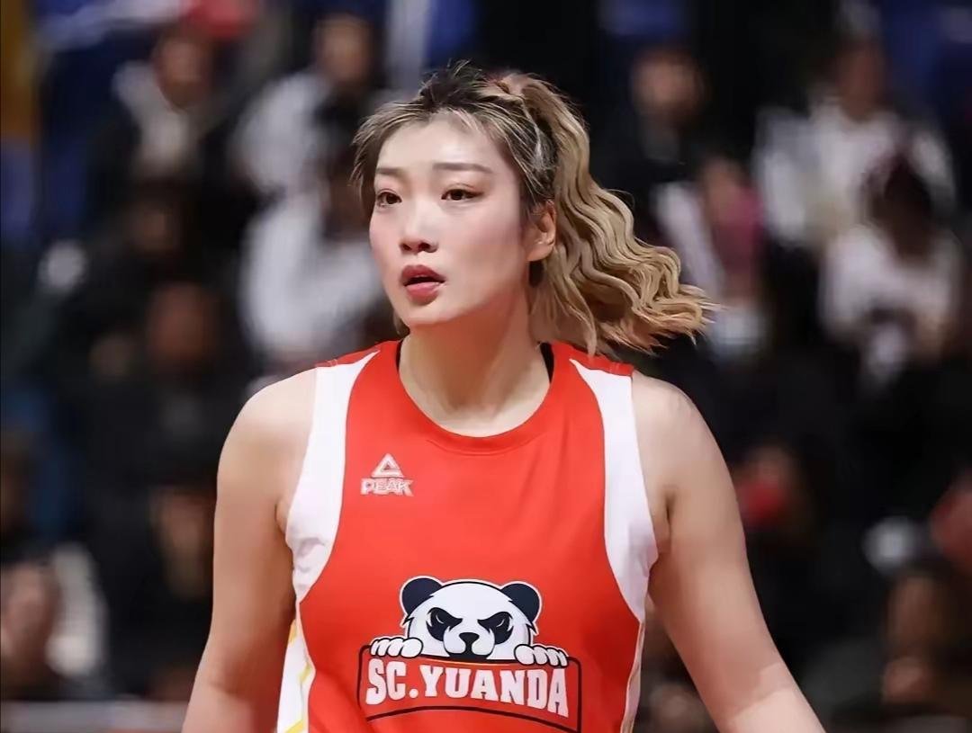 -包含阿联酋女篮球员在国际赛场上荣获MVP的词条