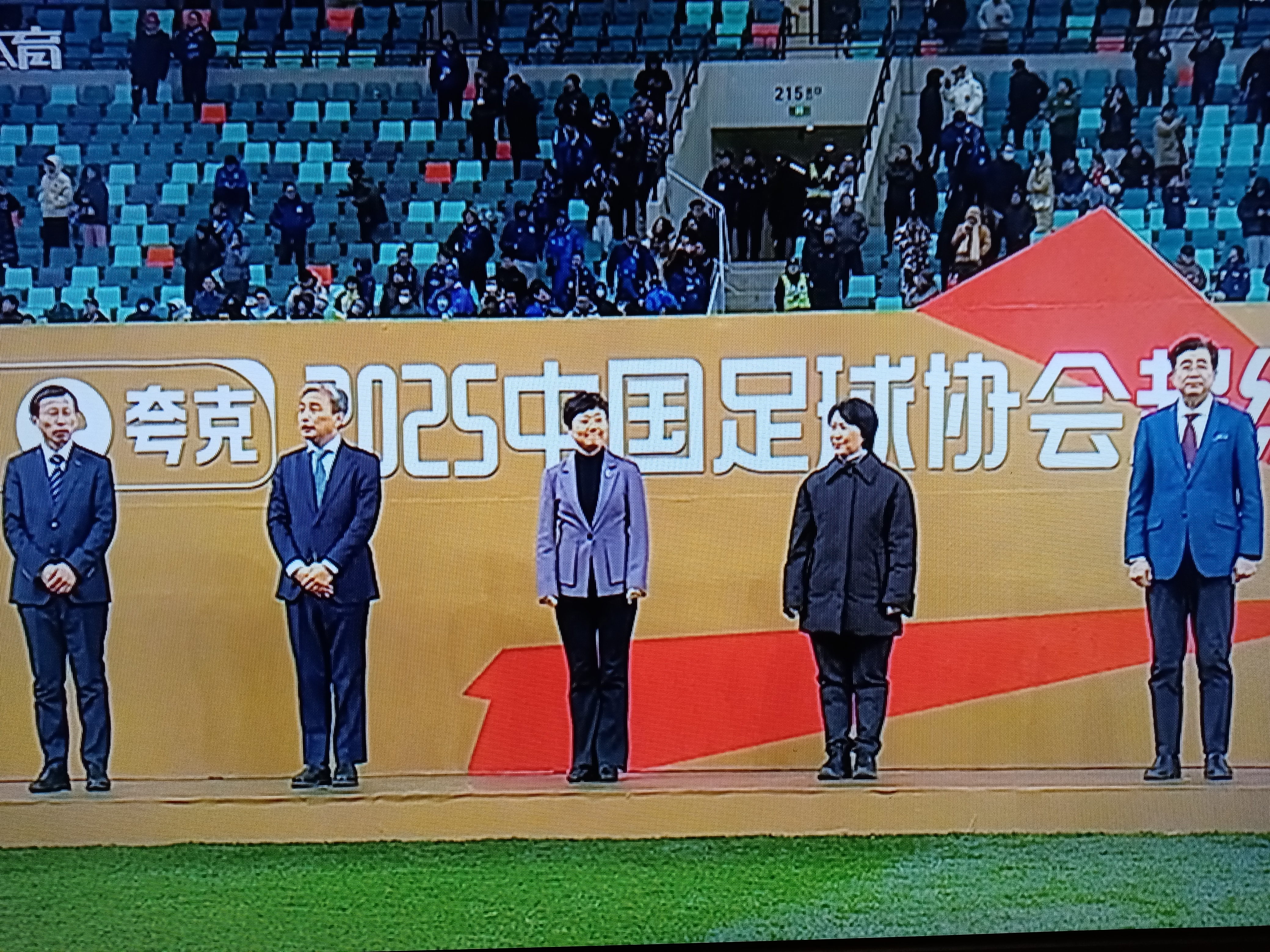 球队士气高昂，决心夺得冠军头衔