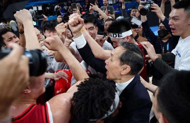 包含广厦队备战生死战，团结一心迎接挑战的词条